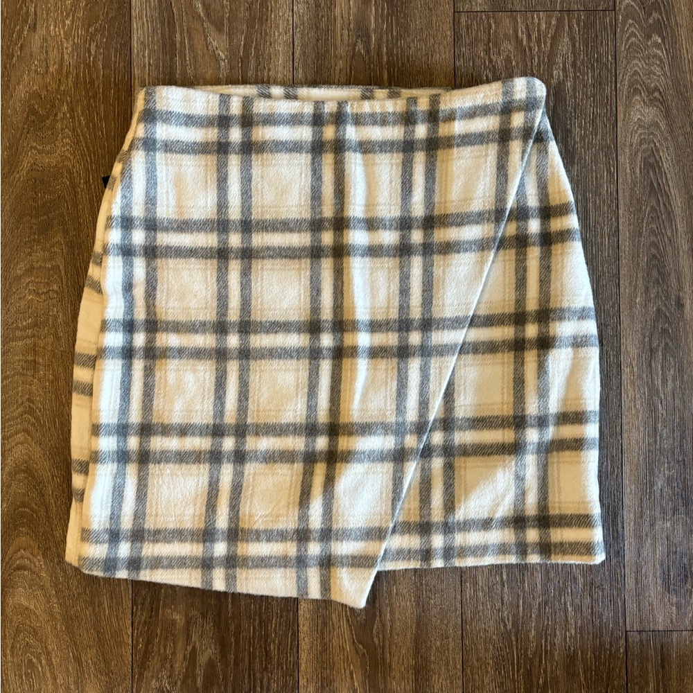 NEW W/ TAGS! Plaid Women’s Skirt